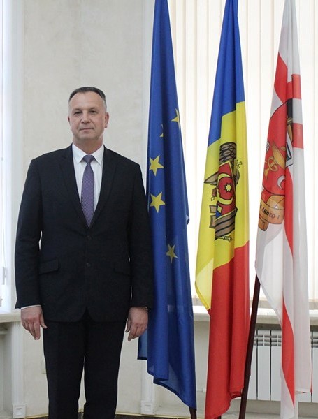 Multstimate domnule Emil Ceban,  rector al Universității de Stat de Medicină și Farmacie „Nicolae Testemițanu” din Republica Moldova